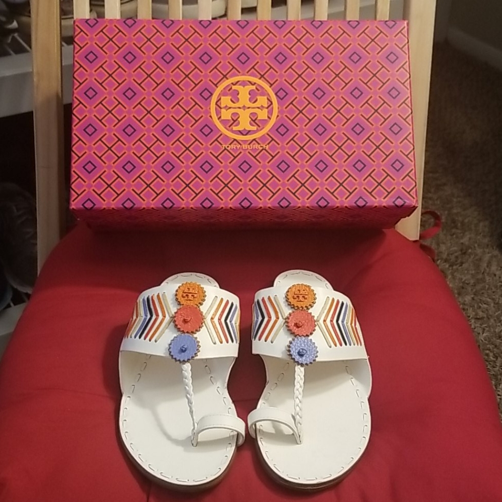NEW Tory Burch Caylan toe ring sandal. 6.5